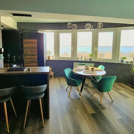 Little Amsterdam In Summerland * Mamaia